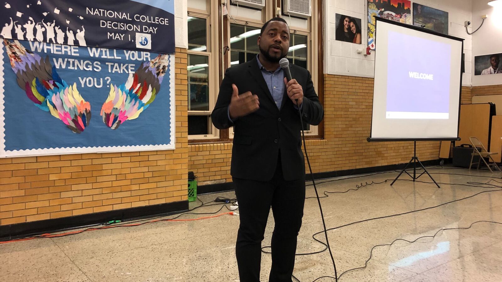 Chicago schools equity chief Maurice Swinney speaks at the first public meeting on revamping Chicago’s school budget.