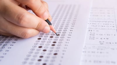 Illinois lowers state test proficiency cut scores in math, English language arts